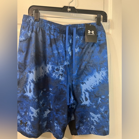 Under Armour men’s athletic shorts. Bundle $10 items at 2/$10 - Picture 2 of 5
